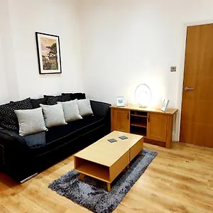  Apartment Superb 2 Beds 2 Baths New W/ Garden+patio United Kingdom