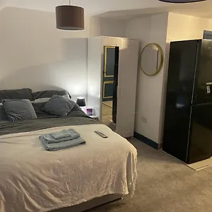  Apartment Lovely Located In United Kingdom